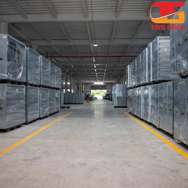 Kho quạt hút công nghiệp gắn tường